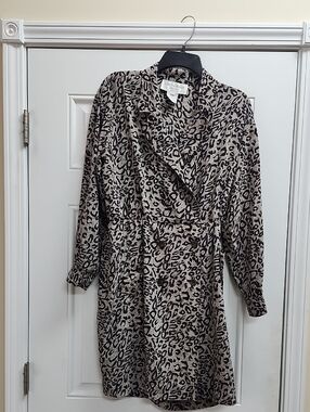 Jones New York Taupe and Black Leopard Print Long Sleeve Dress